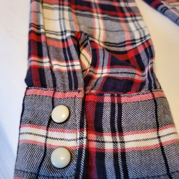 Selling Women's Long Sleeved Button Up Plaid Shirt from Forever 21 - Picture 8 of 10